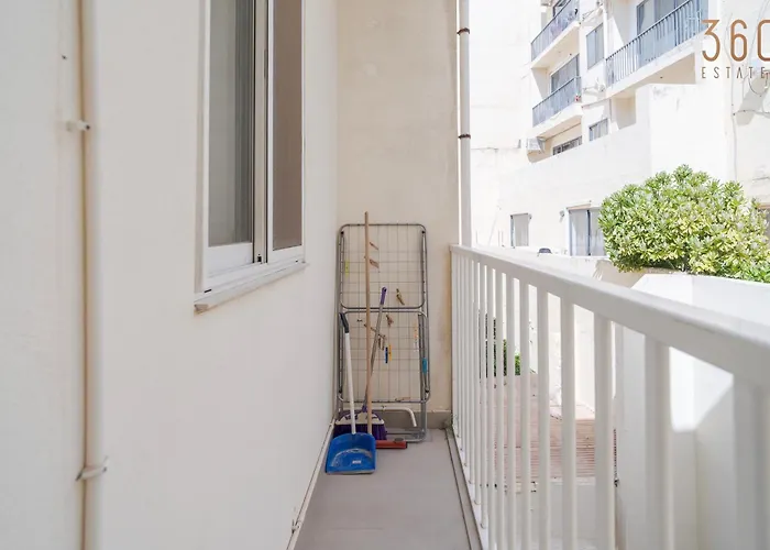 Апартаменты Lovely 1br Near Promenade With Wifi & Ac By 360 Estates *